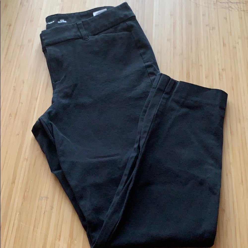 Old Navy Never Fade Pixie Pants